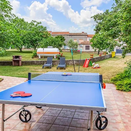 Vakantiehuis Holiday home in Medulin/Istrien 9196 *